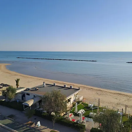 Апартаменты Attico Fronte Mare Мартинсикуро