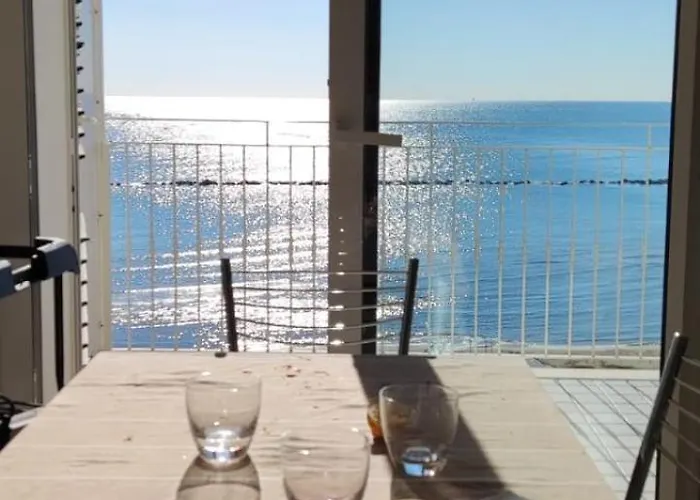 Attico Fronte Mare شقة مارتينسيكورو