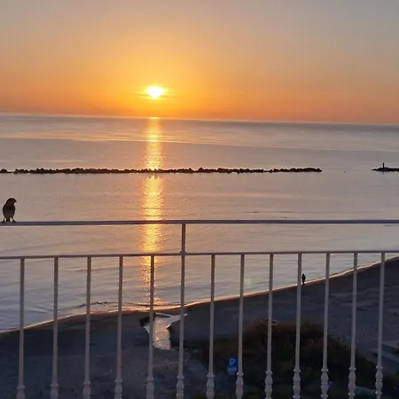 Lägenhet Attico Fronte Mare *