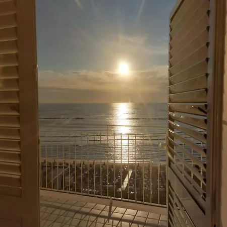 Attico Fronte Mare Lägenhet Martinsicuro